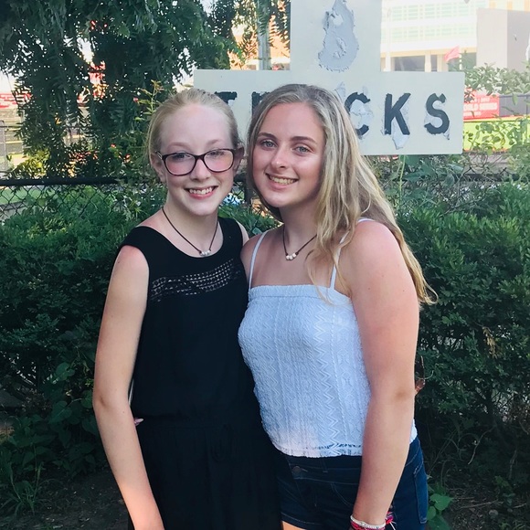 Meet your Posher, Isabel - Picture 1 of 1